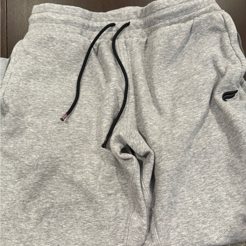 Fabletics L Gray Men's Shorts